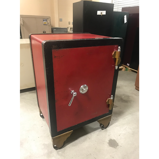 USED HERRING Safe General Purpose Red