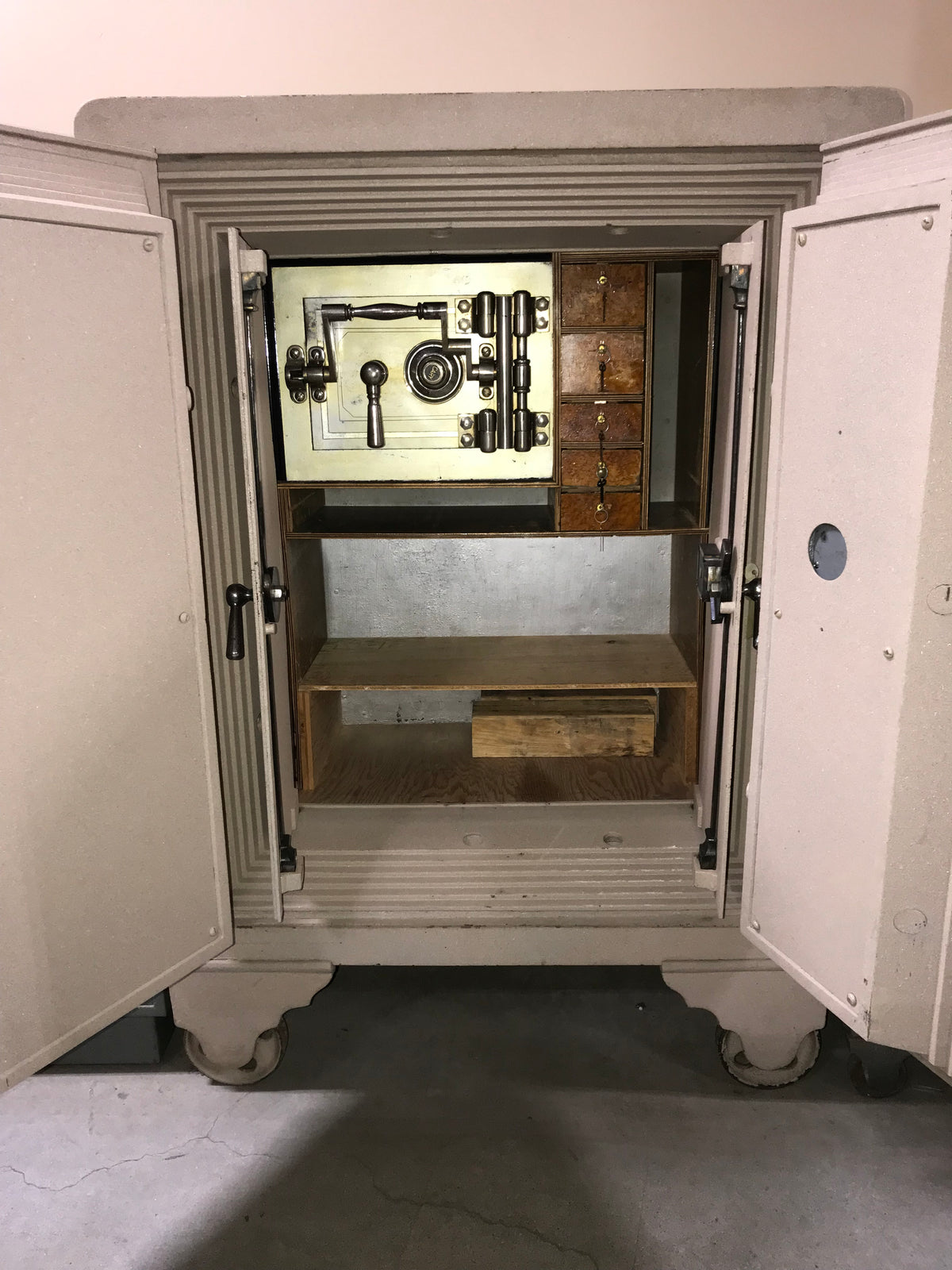 USED Wallace Safe General Purpose