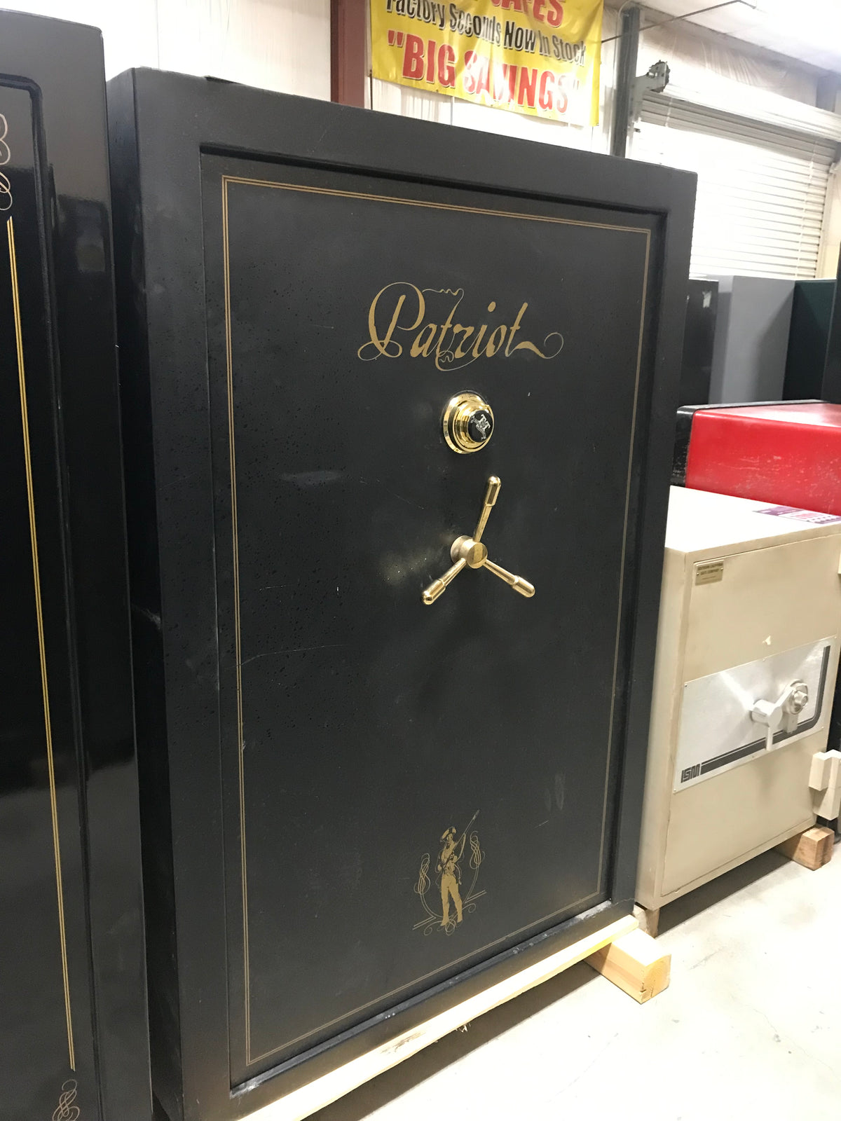 USED Patriot 5940 Gun Safe (141)