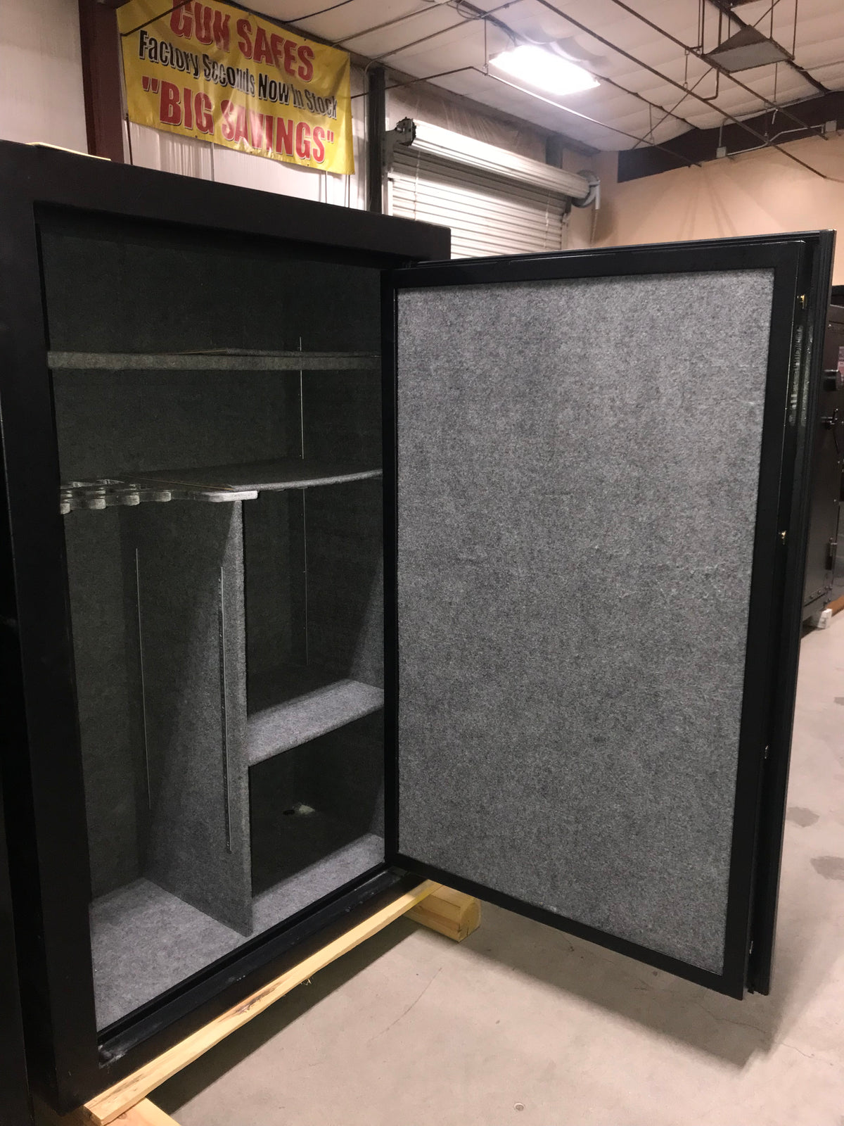 USED Patriot 5940 Gun Safe (141)