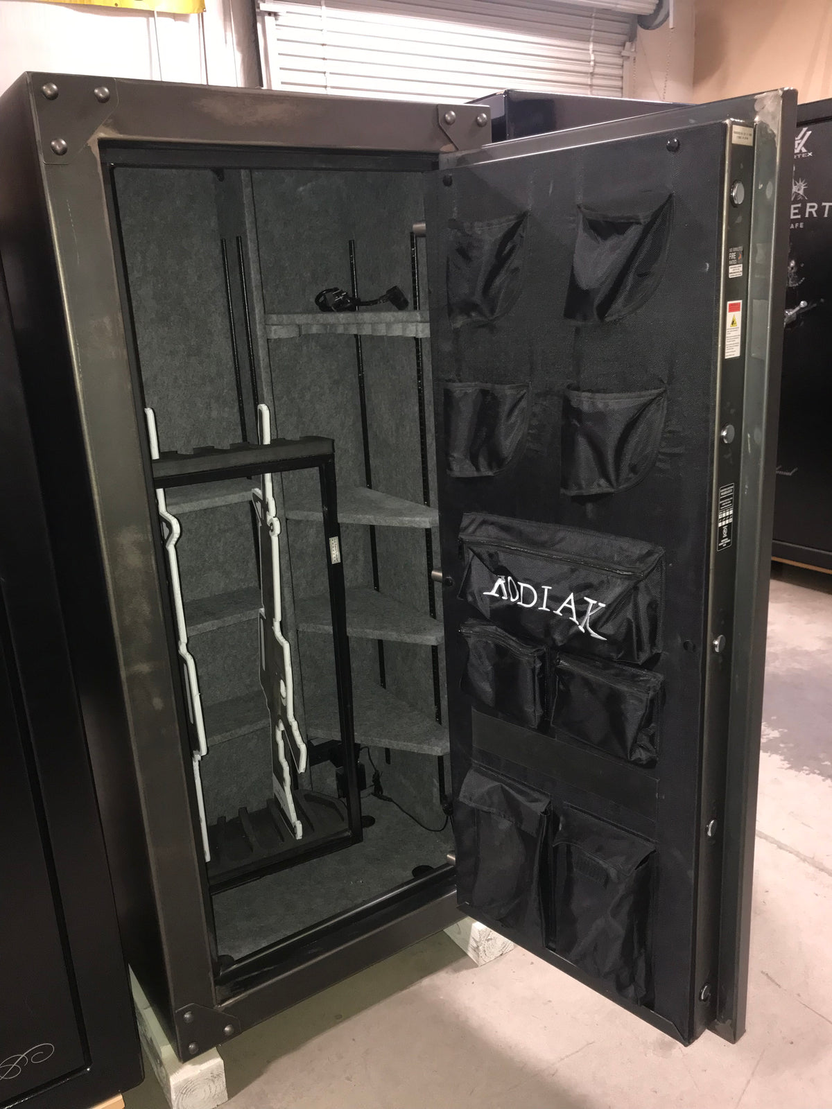 USED Kodiak 5928 Gun Safe w/Swing Out (Copy)