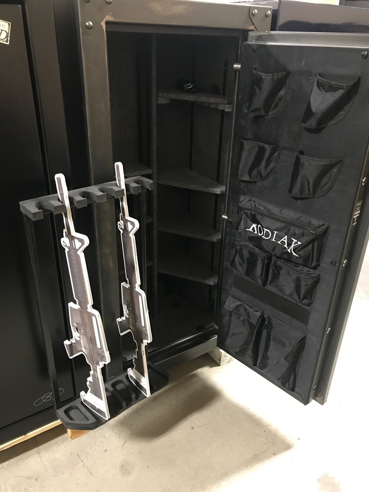 USED Kodiak 5928 Gun Safe w/Swing Out (Copy)