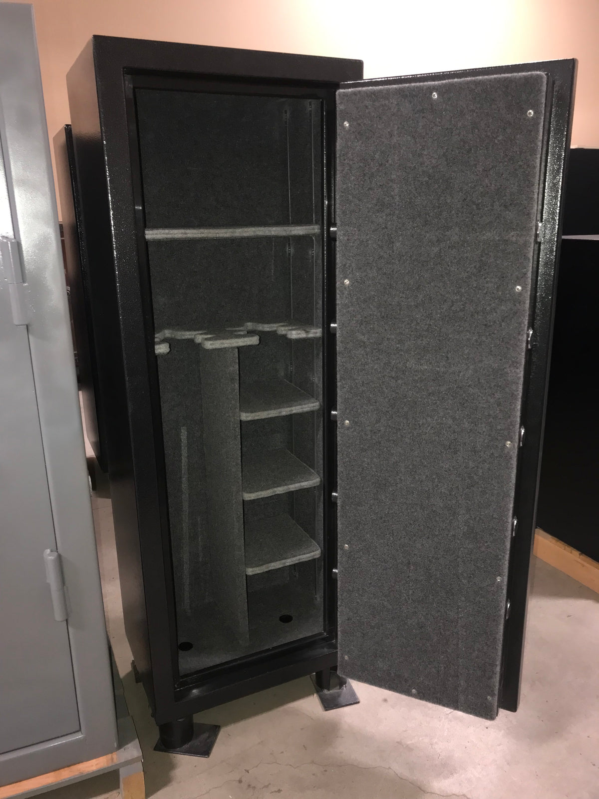 USED Brahma 5922 Gun Safe (757)