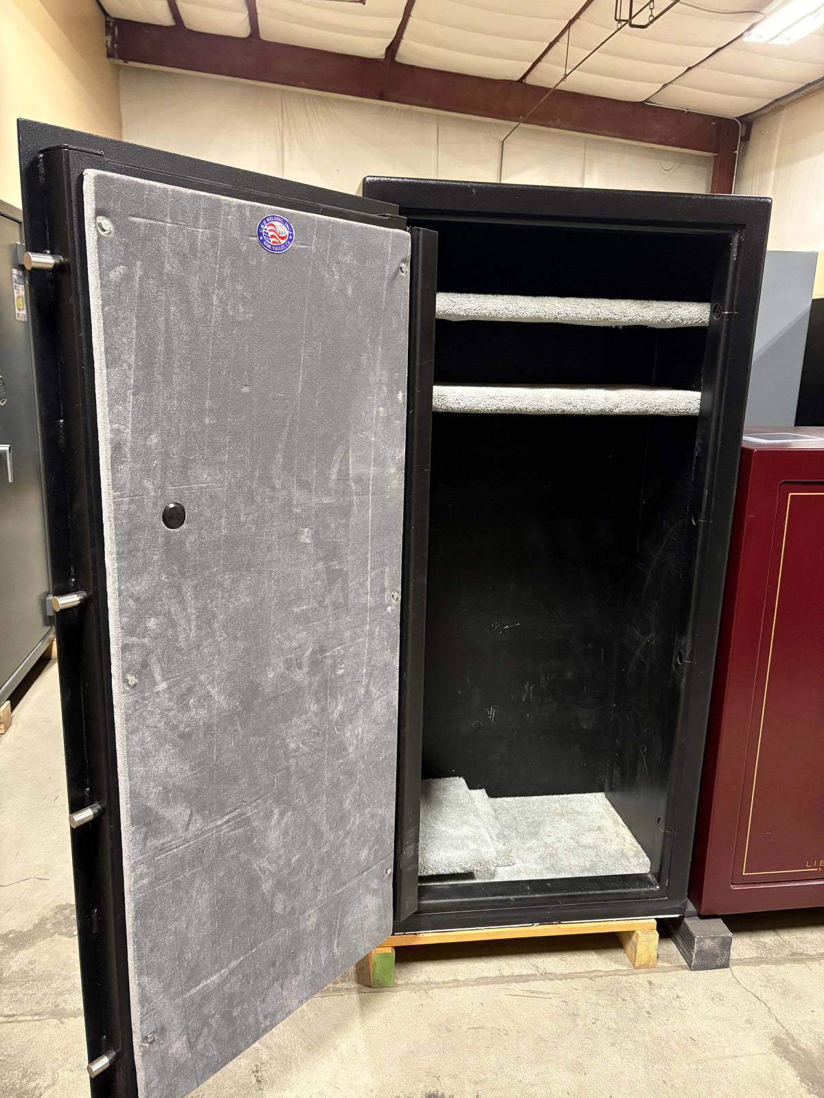 USED Mustang 6030 Gun Safe