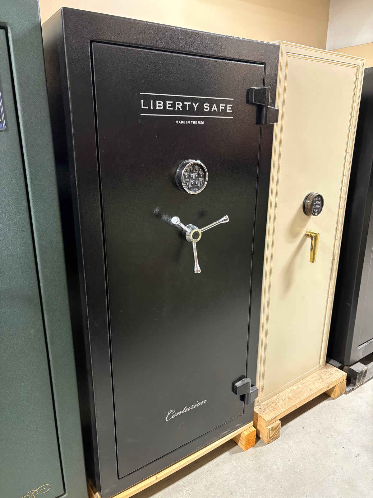 USED Centurion 24 Black Textured Gun Safe (880)