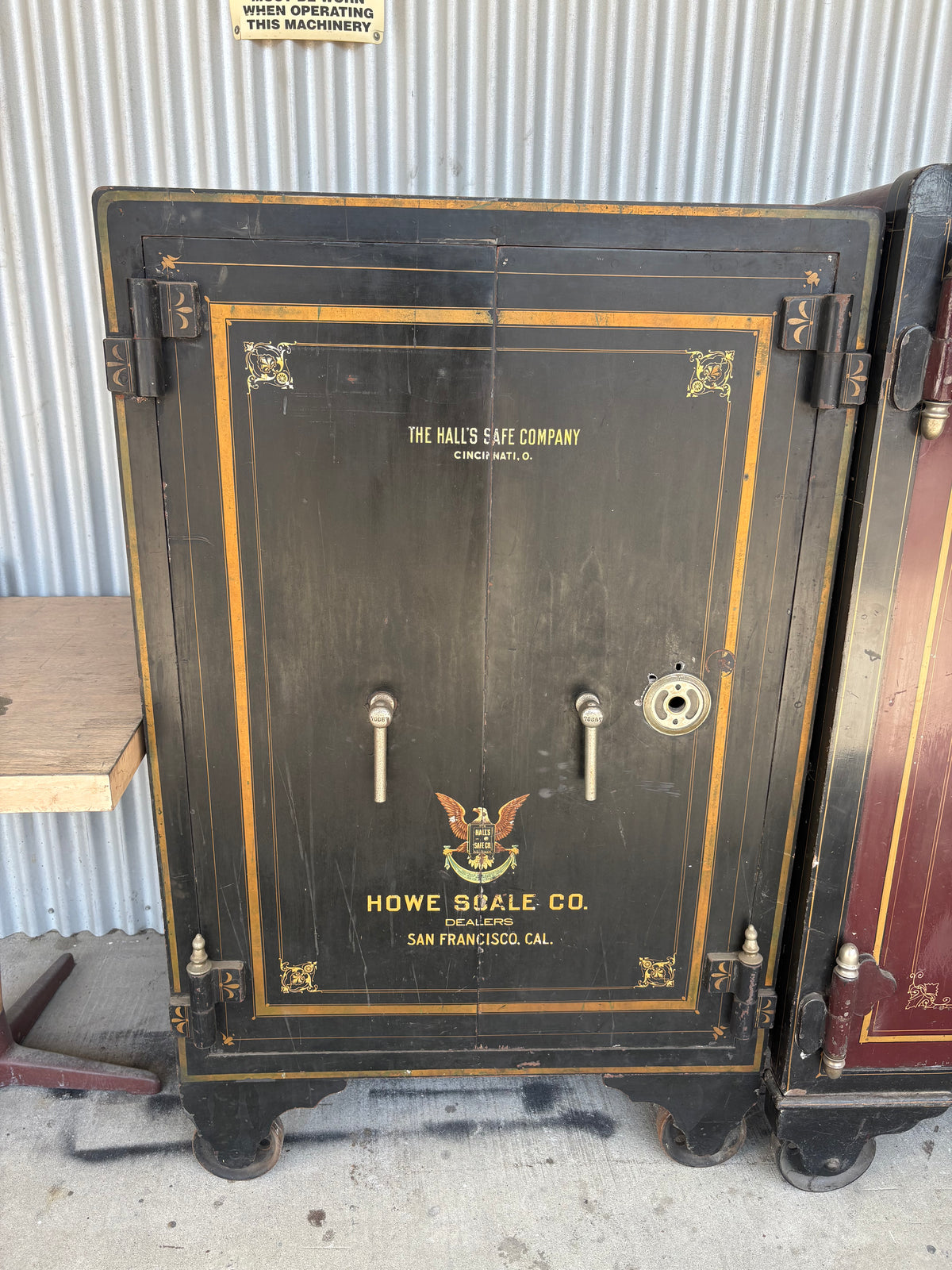 USED Hall&#39;s Safe General Purpose Black / Gold