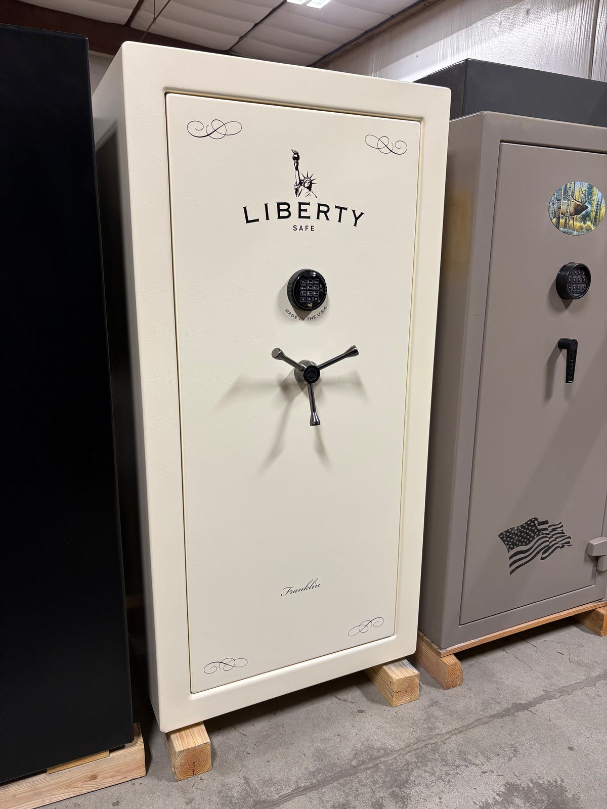 USED Franklin 25 Gun Safe (442)