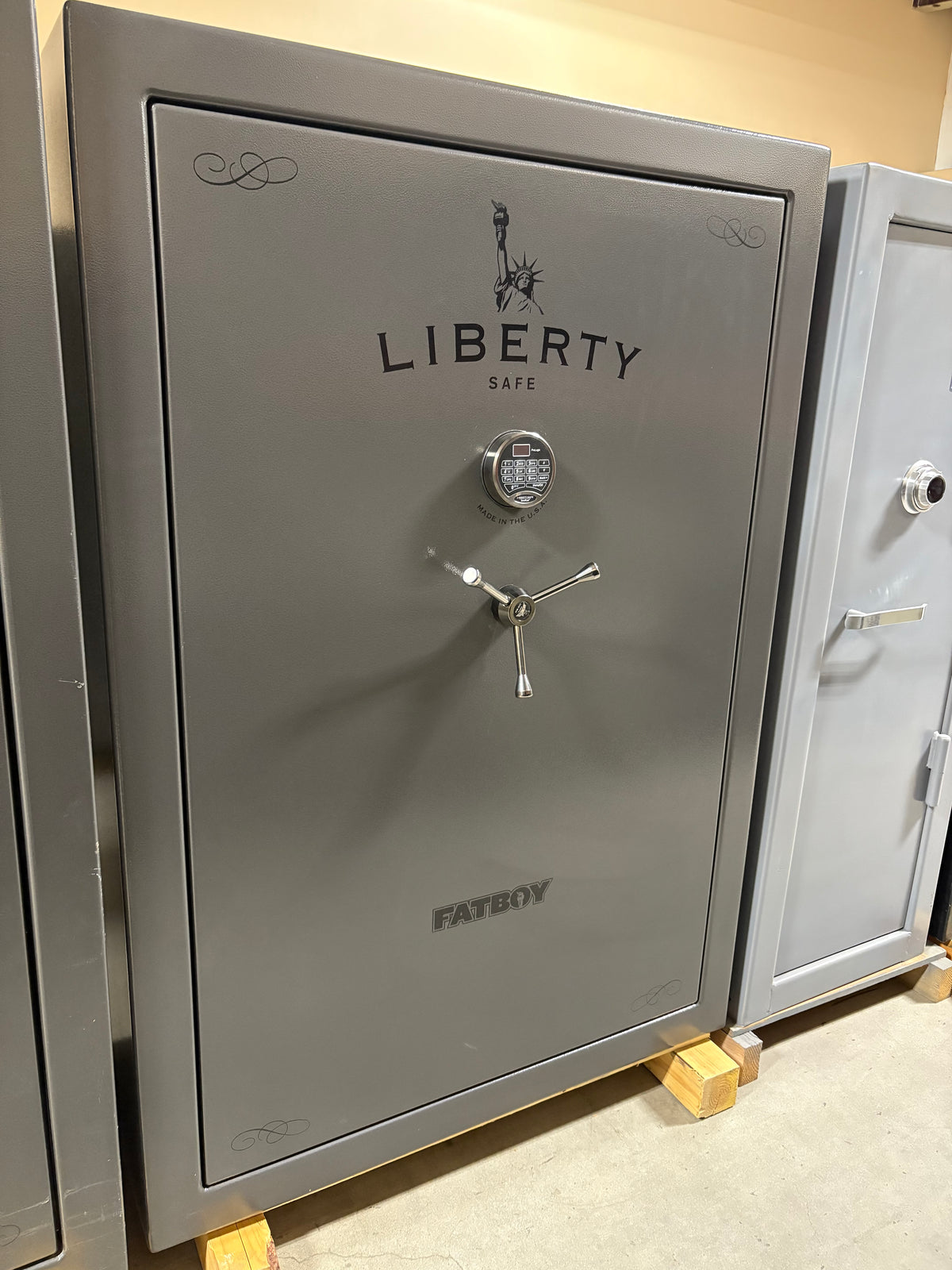 USED Fatboy 64 Gun Safe (108)